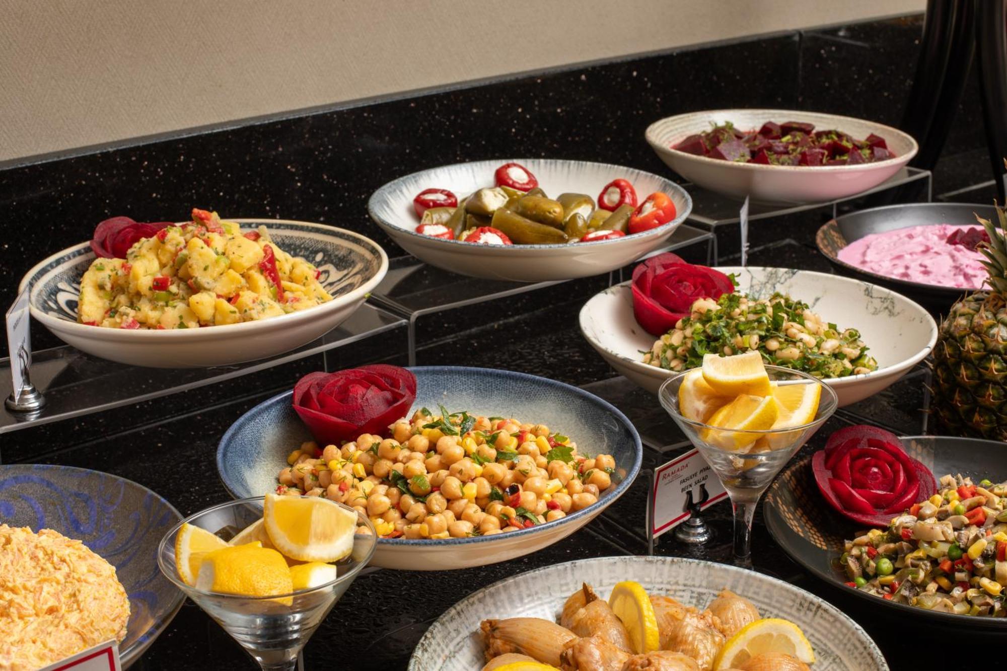Hotel Ramada Plaza By Wyndham Istanbul Atakoy Exteriér fotografie
